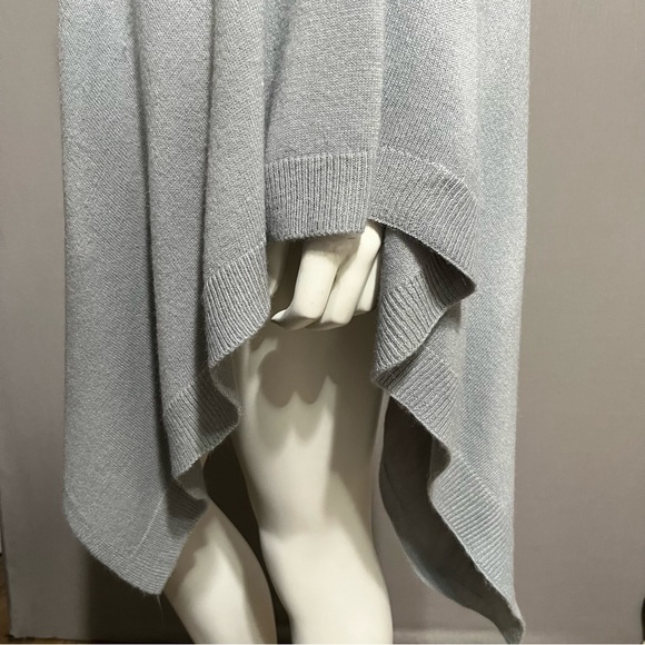 SOLD❌❌❌83 Pale Blue Poncho - Picture 5 of 5